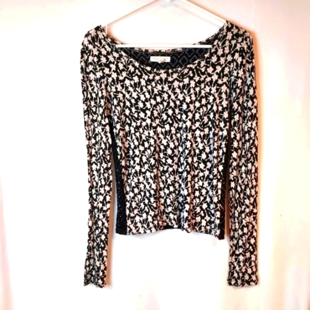 AEROPOSTALE Black White Lace  Back L/S Flower Detail Knit Top Sz S M
